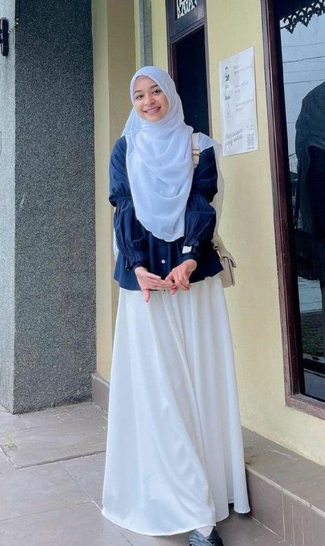 Muslimah Outfit Ideas, Muslimah Fashion Casual, Fesyen Islam, Muslimah Style, Hijabista Fashion, Muslimah Outfit, Muslim Outfits Casual, Muslim Fashion Hijab Outfits, Hijabi Fashion Casual