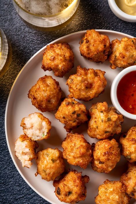 Shrimp Nuggets, Chinese Shrimp Balls Recipe, Cooked Shrimp Appetizers, Cold Chinese Appetizers, Easy Asian Inspired Appetizers, Dim Sum Shrimp Balls, Shrimp Puffs Appetizers, Fried Shrimp Balls Recipe, Asian Shrimp Balls