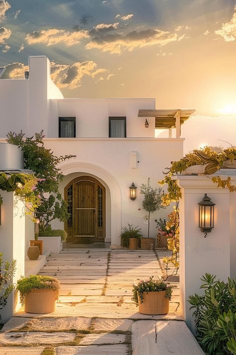 Mideterranean House Aesthetic, Mediterranean Style House Exterior, Beach House Mediterranean, Mediterranean Modern Homes, New Mediterranean Interior, Mediterranean Mood Board, Modern Spanish House Exterior, New Mediterranean Design, Modern Mediterranean House