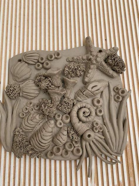 Sea Life Sculpture, High School Clay Projects, Relief Sculpture Clay, Clay Slab Ideas, Handmade Ceramics Ideas Pottery, Clay Texture Ideas, Ceramic Landscape, Coral Clay, Relief Ceramic