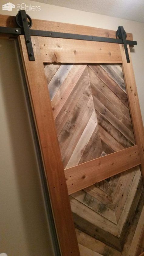 #Barn, #Cabin, #Garage, #RepurposedPallet, #Shed I made this Diamond Pattern Pallet Barn Door in three layers. The inside layer is 1" x 6" pine boards stained a carbon gray. I made the middle layer using pallet boards I cut in a diamond pattern. Then, I belted it with more of the 1" x 6" pine. Barn Door Diy, Pallet Door, Pallet Barn, Pallet Home Decor, Pallet Walls, Door Plan, Door Diy, Wood Pallet Wall, Wooden Pallet Projects