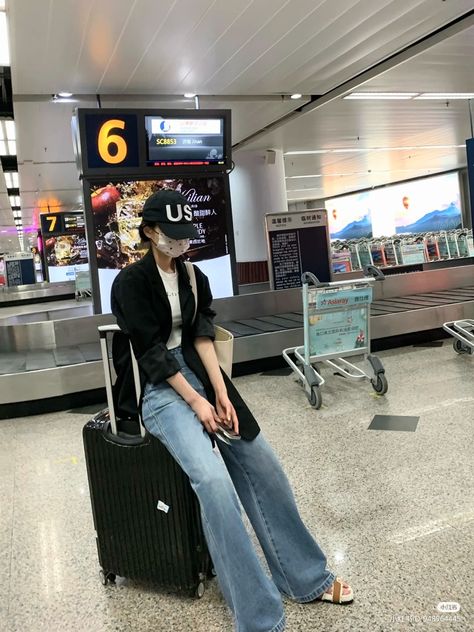 Airport Outfit Korean, Glamping Weddings, Scammer Pictures, Airport Fashion, Airport Style, Ulzzang Girl, Glamping, Wallpaper Iphone, Bali