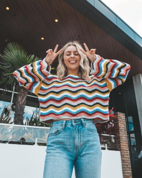 @lo_behold.style joining the Gang in her Malibu sweater ✌️ #woolandthegang #malibugang #malibusweater #shinyhappycotton #malibu #crochet… Malibu Sweater, Wool And The Gang, Diy Sweater, Crochet Jumper, Crochet Winter, Crochet Shirt, Sweater Crochet Pattern, April 15, Crochet Crop Top