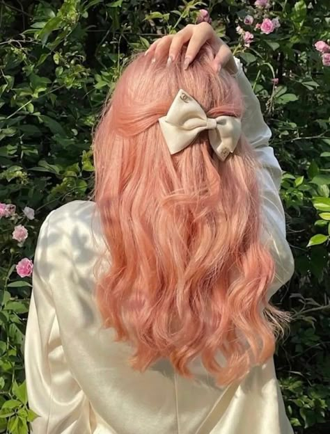 Peach Pink Hair Color, Peach Hair Aesthetic, Dark Peach Hair, Peach Hair Dye, Peach Pink Hair, Peachy Pink Hair, Pink Peach Hair, Fluttershy Aesthetic, Light Pink Hair