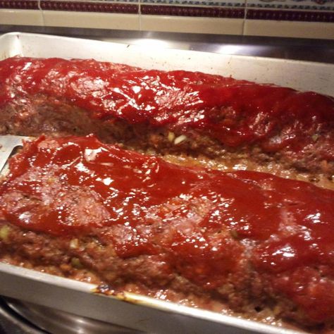 Company is Coming-Meat Loaf for a Crowd Meat For A Crowd, Crowd Recipes, Meals For A Crowd, Types Of Onions, Large Group Meals, Dessert Oreo, Recipes For A Crowd, Cooking For A Crowd, Large Crowd