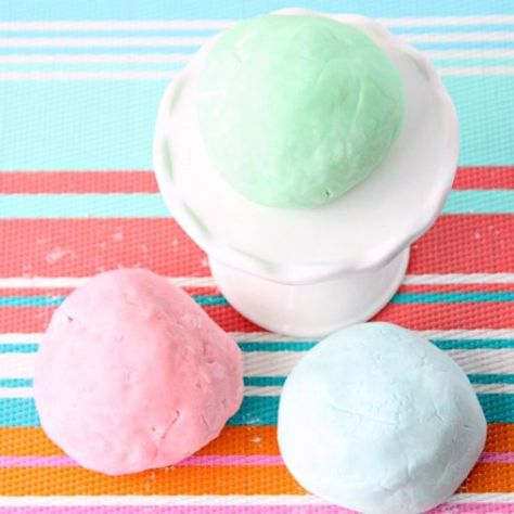 Lush Fun Copycat Bubble Bath Playdough Recipe Bath Playdough, Kool Aid Play Dough Recipe, Bath Hacks, Bath Activities, Best Lush Products, Soap Dough, Edible Playdough, Diy Playdough, Dough Ideas