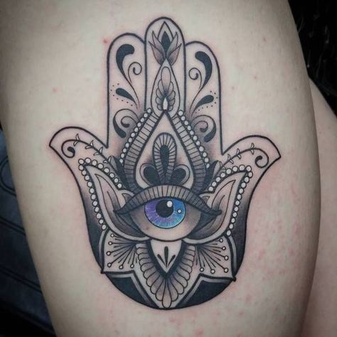 Hamsa Hand Tattoo Design, Geometric Hamsa Tattoo, Hamsa Tattoo Placement, Hamsa Tattoo Meaning, Fatima Hand Tattoo, Hand Tattoo Design, Eye Tattoo Meaning, Tatuaje Trash Polka, Hamsa Tattoo Design