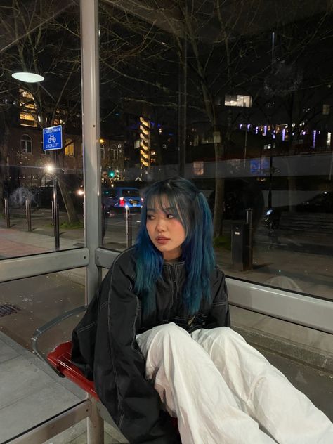 Blue Hair Streaks, Blue Hair Aesthetic, Bright Blue Hair, Hair Asian, Navy Blue Hair, Beige Blond, Navy Hair, Blue Black Hair, Light Blue Hair