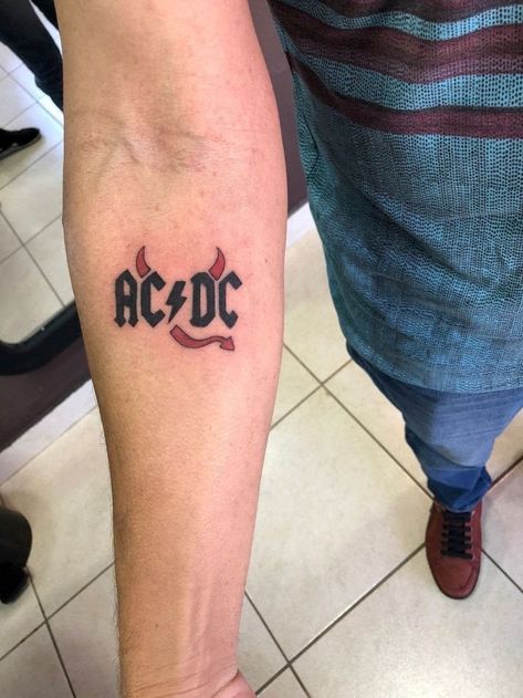 Music Band Tattoo Designs, Rock Bands Tattoo, Rock And Roll Tattoo Ideas, Acdc Drawing, Ac Dc Tattoo, Metal Band Tattoos, Rock Band Tattoos, Tattoo Rock N Roll, Acdc Tattoo