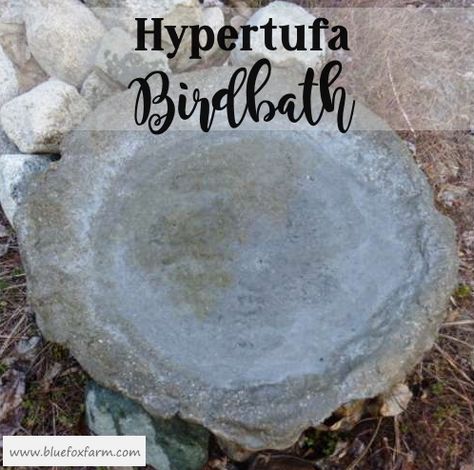 Hypertufa Fountain Diy, Hypertufa Birdbath, Hypertufa Pots, Bird Baths Homemade, Hyper Tufa, Hypertufa Planters, Bird Bath Ideas, Hypertufa Projects, Horticulture Garden