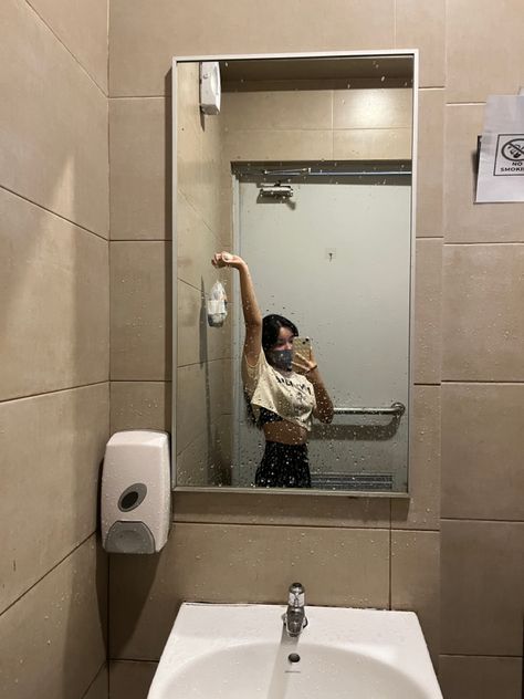 who say no slay in toilet Woman At Her Toilette, Toilet Selfie, Washroom Mirror Selfie, Toilet Seat Down Sign, Toilet Memes, Perfect Wedding Dress, Perfect Wedding, Mirror Selfie, Wedding Dresses