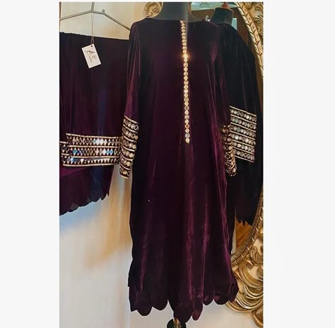 Velvet Suits With Laces, Valvet Shirts Designs, Velvet Suit Back Neck Design, Plain Velvet Suit Design Pakistani, Valvate Suit Degine, Valvat Dresses Simple, Velvet Pakistani Dress Simple, Valvet Suite Design Simple, Plain Velvet Suit Design With Lace