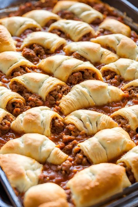 Sloppy Joe Casserole Crescent Rolls Sloppy Joe Crescent Rolls, Sloppy Joe Casserole With Crescent Rolls, Hamburger Crescent Roll Recipes, Ground Beef Crescent Roll Recipes, Dinner Ideas With Crescent Rolls, Crescent Roll Dinner, Recipes With Crescent Rolls, Casserole With Crescent Rolls, Hamburger Dinners