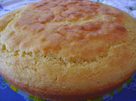 Low Fat Apple Cornbread #apple #applerecipes #fallrecipes Cornbread With Cornmeal, Apple Cornbread, Savory Cornbread, Biscuit Bread, Cornbread Recipe, Apple Dessert Recipes, Green Chili, Homemade Biscuits, Corn Bread Recipe