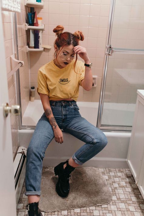 Pinterest @IIIannaIII Yellow Graphic Tee Outfit, Spades Slick, Embroider Shirt, Yellow Graphic Tee, Graphic Tee Outfit, Luanna Perez, Brand Shop, Mode Inspo, Tee Outfit