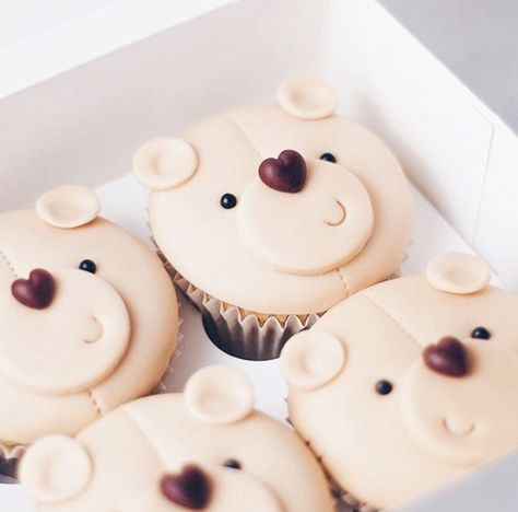 Design Cupcakes, Teddy Bear Cupcakes, Cap Cake, Bear Cupcakes, Teddy Bear Cakes, Fondant Cupcake Toppers, Cupcakes Decorados, Animal Cupcakes, Animal Cakes