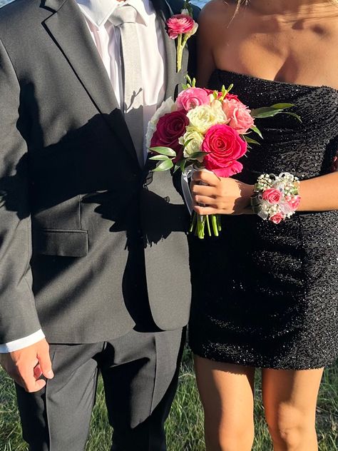 Black Dress Bouquet Prom, Black Prom Dress With Bouquet, Corsages For Black Dress Prom, Black Prom Dress Flowers, Flowers To Go With Black Dress, Black Prom Dress Flower Bouquet, Prom Corsage With Black Dress, Flowers For Black Dress Prom, Bouquet For Black Prom Dress