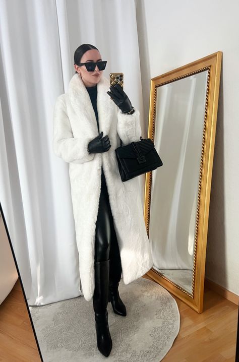 White Fur Coat Outfit – IN AN ELEGANT FASHION White Fur Coat Outfit Classy, Long White Fur Coat Outfit, How To Style Fur Coat, Cream Fur Coat Outfit, Fur Trench Coat Outfit, White Fur Jacket Outfit, White Faux Fur Coat Outfit, Long Fur Coat Outfit, White Fur Outfit