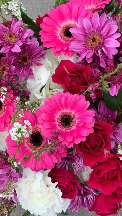 Bulk Wedding Flowers, Diy Bouquets, Flower Garden Design, Lovely Flowers Wallpaper, Nothing But Flowers, Flower Therapy, Beautiful Rose Flowers, Wholesale Flowers, Beautiful Flowers Pictures