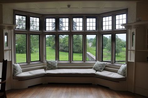 Comfortable bay window to sit in Library Seating, Ruangan Studio, Bay Window Seat, Window Seat Design, Corner Couch, Bow Window, Large Window, Big Windows, Bedroom Windows