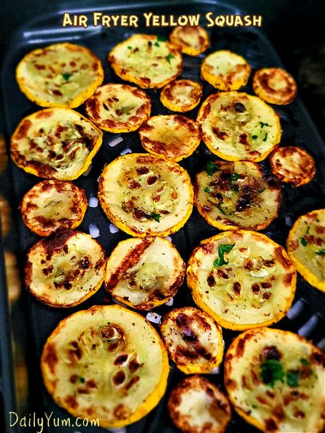 Air Fryer Squash Recipes, Zucchini Yellow Squash Recipes, Squash Recipes Air Fryer, Air Fryer Yellow Squash, Squash In Air Fryer, Crookneck Squash Recipes, Fried Squash Recipes, Yellow Squash Chips, Fried Yellow Squash