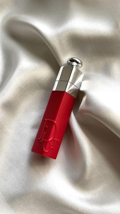 Dior Lip Tint Natural Berry, Dior Lip Tattoo, Dior Lip Tint, Dior Addict Lip Tint, Cosmetics Ads, Penyimpanan Makeup, Dream Products, Beauty Ads, Dior Cosmetics