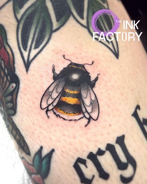 Little Bumblebee done by the lovely @ashsheridan . Drop us a DM or email to get booked in today. #TheInkFactory #DublinTattoo #Ireland #ColourTattoo #Bee #Bumblebee #BumblebeeTattoo #NeoTraditional #NeoTraditionalTattoo #Inked #Tattoo Old School Bumble Bee Tattoo, Bumblebee Tattoo Traditional, New School Bee Tattoo, Neo Traditional Bumble Bee Tattoo, Neo Trad Bee Tattoo, Bumble Bee Finger Tattoo, Bumble Bee Tattoo Traditional, Neo Traditional Insect Tattoo, American Traditional Bumble Bee Tattoo