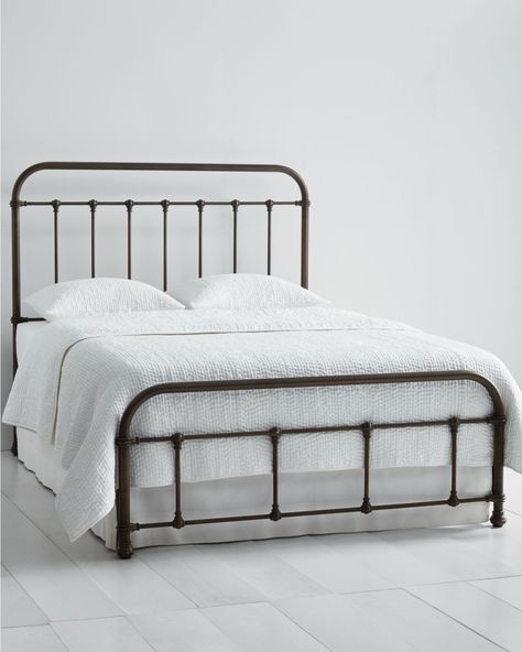 Black iron bed decor