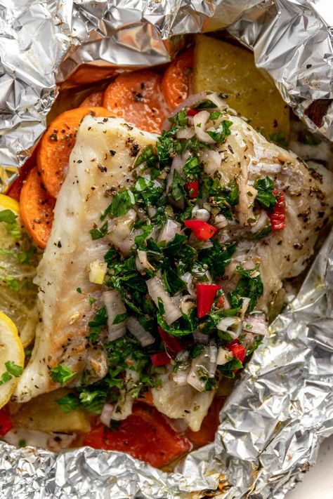 Trout In Oven, Cod Recipes Oven, Fish In The Oven, Baked Cod Fillets, Cod Fillet Recipes, Grilled Fish Fillet, Oven Baked Cod, Baked Trout, Grilled Cod