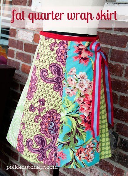 Learn how to make a wrap skirt using this free skirt sewing pattern. A pattern for a skirt that is made using fat quarters of fabric. How To Make A Wrap Skirt, Wrap Skirt Tutorial, Wrap Skirt Pattern, Long Wrap Skirt, Wrap Dress Pattern, Dress Patterns Free, Classy Lady, Skirt Tutorial, Sewing Tutorials Free