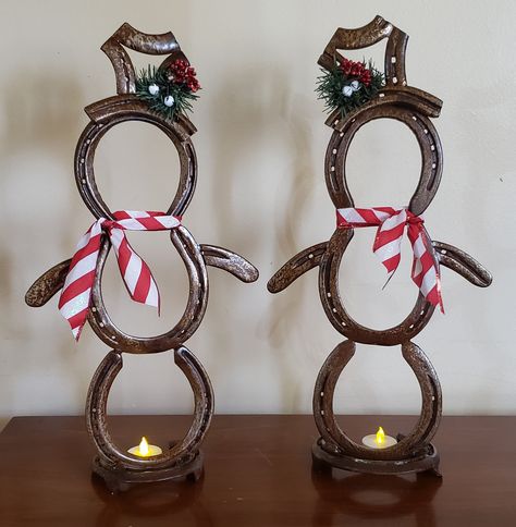 Christmas Welding Art, Iron Ideas, Metal Snowman, Yard Crafts, 4h Projects, Horseshoe Crafts Projects, Winter Diy Crafts, Welding Crafts, Welding Ideas