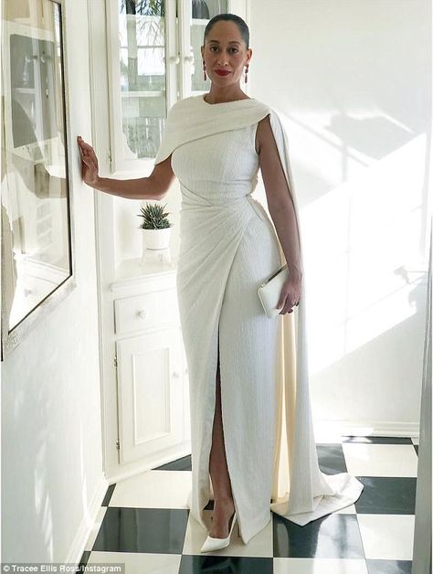 Ralph And Russo Dress, Ellis Ross, White Mini Dress Graduation, Ralph Russo, White Mini Dress Outfit, Tracee Ellis Ross, Sag Awards, White Short Dress, Halle Berry