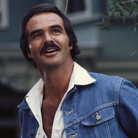 This Saturday is dedicated to the LEGEND that is Burt Reynolds! Happy Burt Day! . . . . . #burtreynolds #1970smovies #70sfashion #denim… 70s Couple, 1970s Movies, Male Movie Stars, Hollywood Forever Cemetery, Smokey And The Bandit, Male Icon, Burt Reynolds, 70’s Fashion, Famous Men