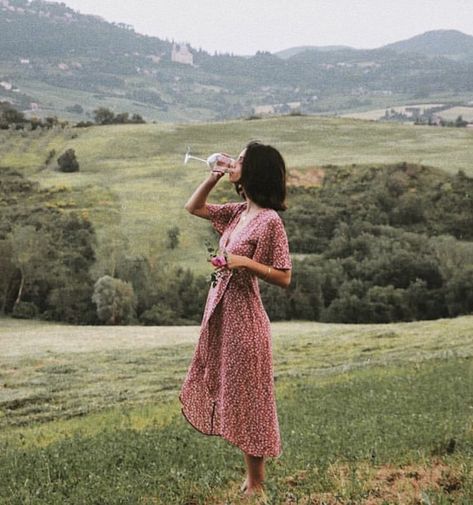 the trees speak latin--dress Foto Poses, Trik Fotografi, 인물 사진, Photo Instagram, Photography Inspo, Summer Aesthetic, Photo Inspiration, Summer Vibes, Photography Inspiration