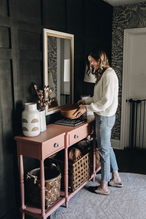 Large Entryway Ideas Foyers, Large Entryway Ideas, Moody Entryway, Foyer Makeover, Foyer Ideas Entryway, Large Entryway, Foyer Wall, Entryway Style, Entry Closet