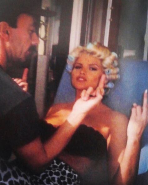 Nicole Smith, Anna Nicole Smith, Anna Nicole, Star Beauty, Early 90s, Beauty Icons, My Vibe, Getting Ready, Blonde