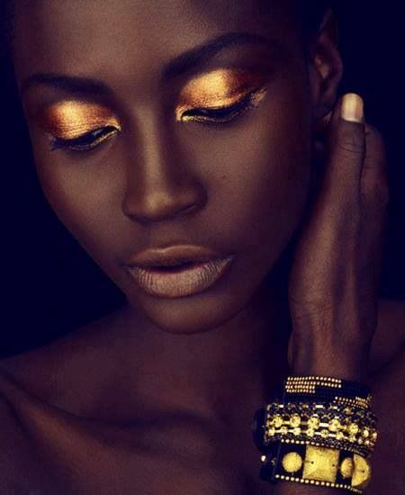 African model Makeup Cantik, Make Up Gold, Makeup Materials, Wedding Guest Makeup, Metallic Eyeshadow, Beauty Make-up, My Black Is Beautiful, Gold Makeup, Glitter Ombre