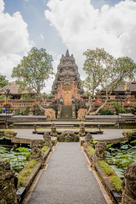 Temple, Ubud, Bali #bali #ubud #asia Spring Travel Destinations, Summer Travel Destinations, Bali Travel Guide, Gili Trawangan, Bali Island, Ubud Bali, Bali Travel, Alam Yang Indah, Ubud