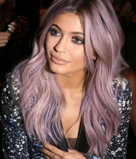 Kylie Jenner is the queen of pastel hair color | pastel hair | celebrity pastel hair | celebrity hair inspiration | hair trends Celebrity Hair Inspiration, Jenner Hair, Layer Hair, Kylie Jenner Hair, Long Layer, Lilac Hair, Hair Color Pastel, Lavender Hair, Hair Color Purple