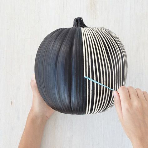 Bowl Of Pumpkins Decor, Decorating Pumpkins Ideas, Minimalist Halloween Decor Front Porch, Ways To Paint A Pumpkin, Christmas Pumpkins Painted, Painted Pumpkins Ideas, Striped Pumpkins, How To Paint Pumpkins, Painted Pumpkins Halloween