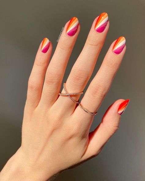 Stefanie ☀️ on Instagram: “•PR• Absolutely adore this design I did for the Lesbian Pride Flag! ❤️🧡🤍💗💜 like I mentioned last week, I want to highlight other flags this…” Flag Nails, Nail Designs Pictures, Popular Nail Designs, Simple Nail Designs, Dream Nails, Floral Nails, Nail Extensions, Short Acrylic Nails, Nail Designs Summer