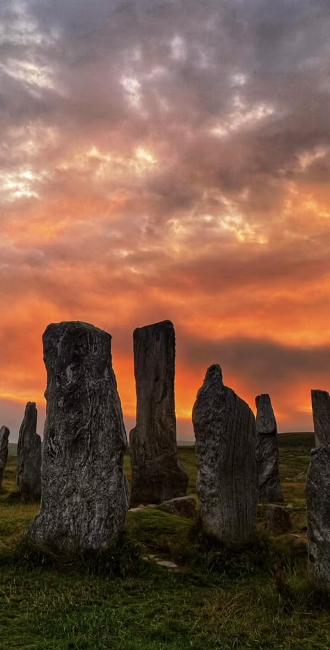 Scotland Forest Aesthetic, Medieval Scottish Aesthetic, Medieval Scotland Aesthetic, Scotland Highlands Photography, Scotland Aesthetic Highland, Scotland Aesthetic Wallpaper, Scottish Ruins, Scottish Highlands Aesthetic, Scottish Aesthetic