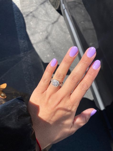 Soild Nails Colors Summer, Dip Powder Nails Short Round, Short Nail Inspo Dip Powder, Lilac Sns Nails, Summer Nail Colors 2023 Dip, Bright Lavender Nails, Gel Mani Short Nails Lavender, Dip Spring Nail Colors, Short Nails Lavender