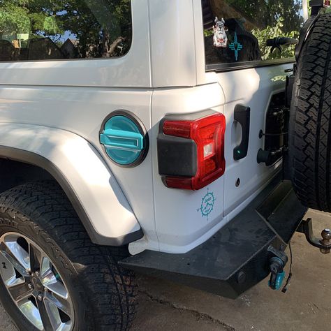 White Jeep With Green Accents, White Jeep With Teal Accents, White Jeep Wrangler, Silver Jeep, Jeep Sahara, Jeep Baby, White Jeep, Cars Jeep, Jeep Mods