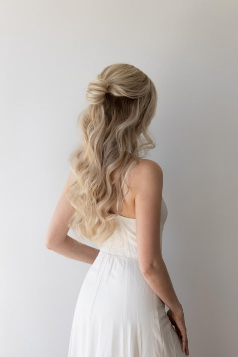 Quick and Easy Half Up Hairstyles | Perfect School Hairstyles for Medium - Long Hair Half Up French Twist, French Twist Wedding, Half Updo Hair, Hair Inspiration Braids, Half Up Half Down Hair Tutorial, French Twist Updo, Half Updo Hairstyles, Curls Braids, Braiding Your Own Hair