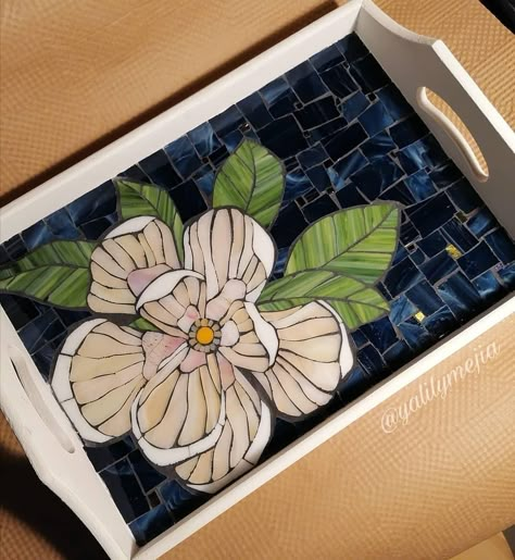 Mosaic Trays, Instagram Mosaic, Collage Mosaic, Mosaic Tiles Crafts, Mosaic Tray, Mosaic Art Diy, Mosaic Garden Art, Mosaic Art Projects, Mosaic Tile Art