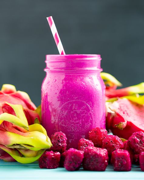 This weekends forecast⛈ Moderate blender storms with a chance of Dragon Fruit cubes in the central kitchen area😂💖 #DragonFruit #Blender #Forecast #PitayaPlus Dragon Fruit Shake, Fruit Inspiration, Fruit Cubes, Dragon Fruit Juice, Pitaya Fruit, Buah Naga, Baby Moses, Vitamix Recipes, Ice Bear