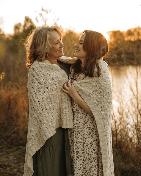 Double posting because this sweet mama and daughter duo need to be posted💕 . . Had the chance to do a teenie project and hear this mama’s life story and it was such an amazing thing I had the opportunity to hear! It’s been a crazy year with all my amazing clients so hoping i can share the project later on🤍 Mom And Me Older Daughter, Outdoor Mother Daughter Photo Shoot, Mother And Daughter Photo Ideas Older, Mom And Grown Daughter Photo Ideas, Mama And Daughter Photoshoot, Mother And Adult Daughter Photoshoot, Adult Mom And Daughter Photo Ideas, Mom And Daughter Photo Ideas Older, Mother Daughter Photoshoot Older