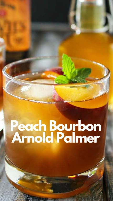 Peach Bourbon Arnold Palmer is a sweet and refreshing springtime cocktail that combines the classic flavors of iced tea and lemonade with the bold taste of bourbon and the sweetness of fresh peaches. #PeachBourbonArnoldPalmer Peach Pecan Whiskey Drinks, Peach Bourbon Arnold Palmer, Whiskey Bourbon Drinks, Bourbon Lemonade Cocktail, Bourbon Drinks Cocktails, Bourbon Cream Cocktail, Bourbon Margarita, Arnold Palmer Cocktail, Bourbon Drinks Recipes