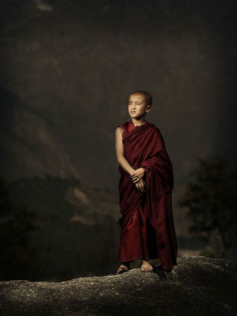 The Monks on Behance Monk Meditation, Tibetan Monk, Arte Yoga, Little Buddha, Buddha Zen, Buddhist Monk, Buddha Image, The Monks, Tibetan Buddhist